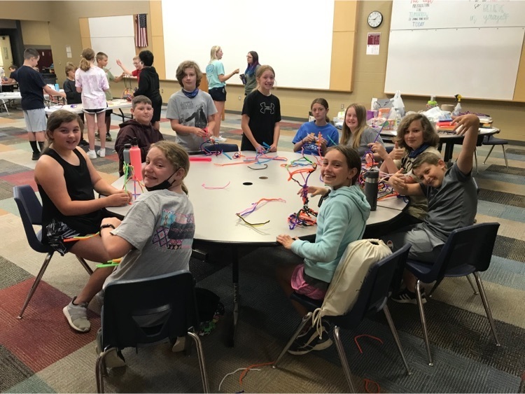 students building with pipe cleaners